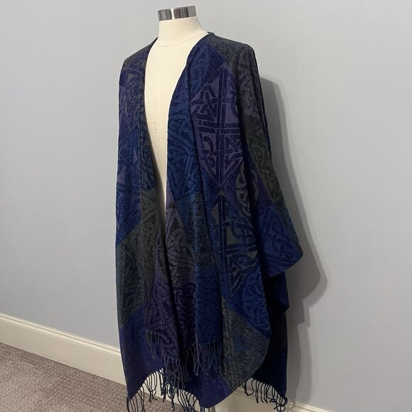 Aran Sweater Market Ireland Celtic Ruana Shawl Wrap Cape Wool Blend One Size - Picture 5 of 10